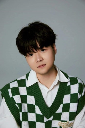 左右- 配音演员